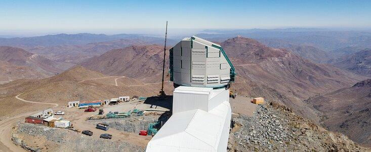 Vista aérea del Observatorio Vera C. Rubin.