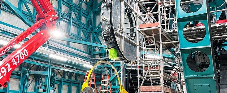Espejo secundario del Observatorio Rubin Rubin se instala en el telescopio
