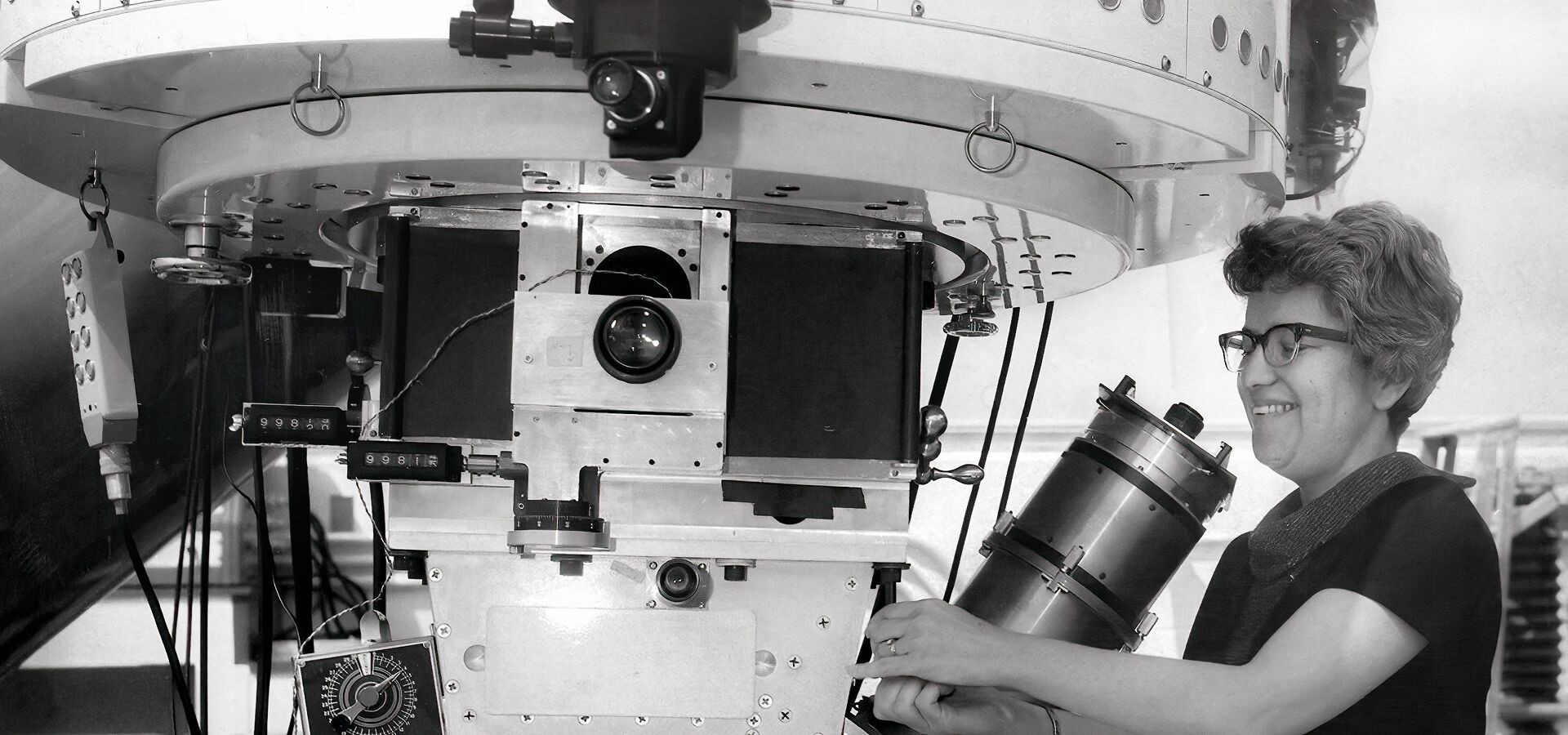 Vera Rubin en su puesto de trabajo